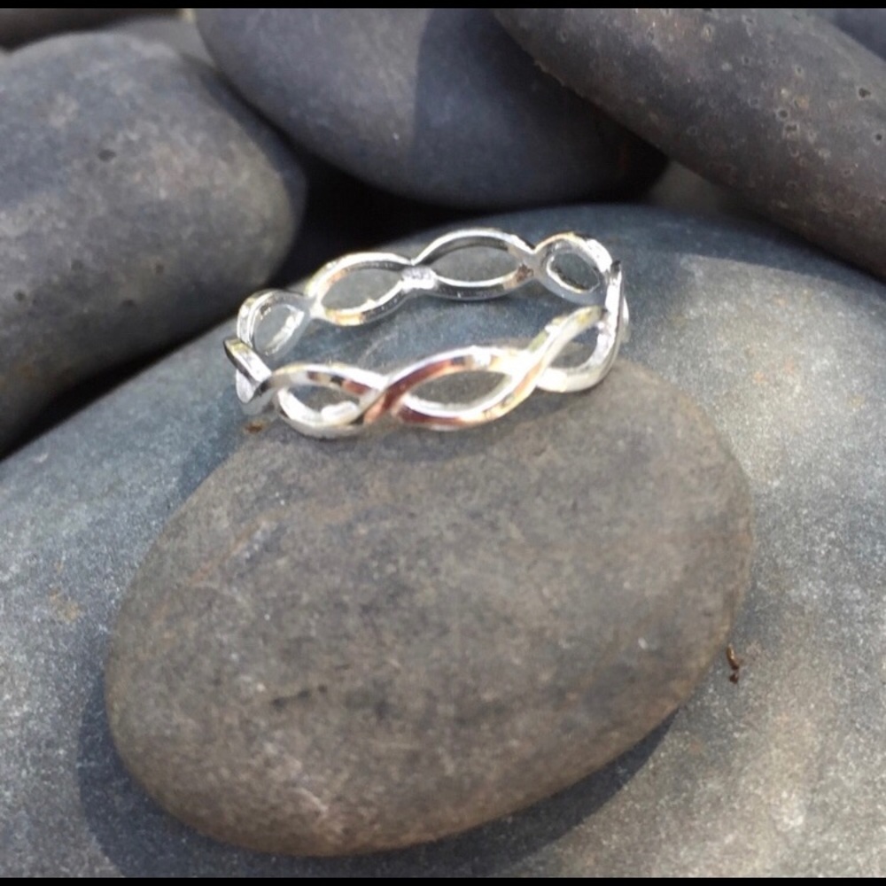 SOLD - NWT Silver weaving ring